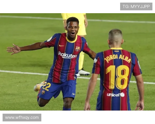 乌加特长传失误直接出底线引热议