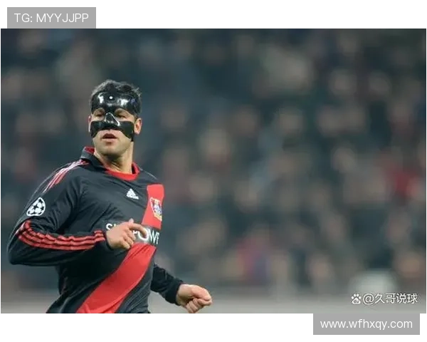 莱万佩戴面具训练能否赶上毕包之战 莱万佩戴面具训练能否赶上毕包之战