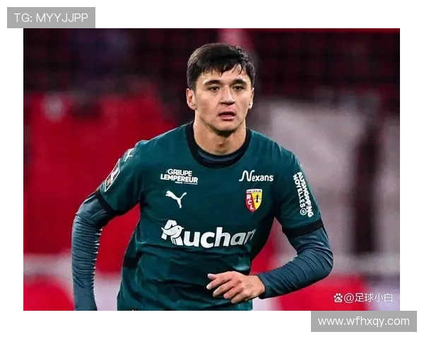 胡萨诺夫逆袭成曼城球迷新宠 胡萨诺夫逆袭成曼城球迷新宠